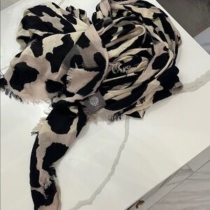 Vince Camuto Leopard Print Lightweight Scarf - Black & Beige